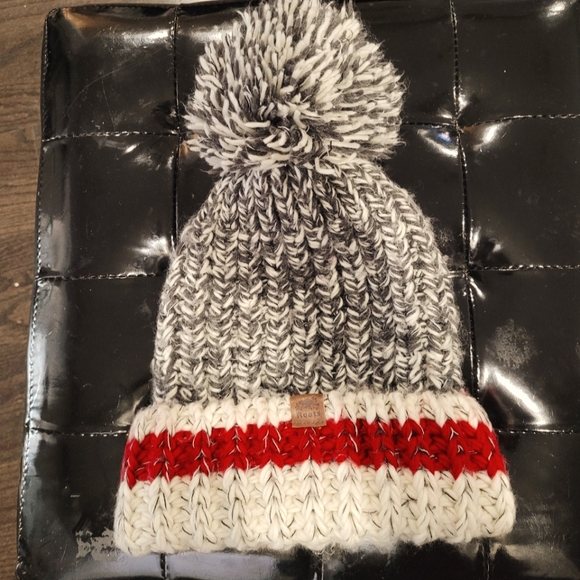 Roots iconic winter cabin hat - Picture 1 of 7
